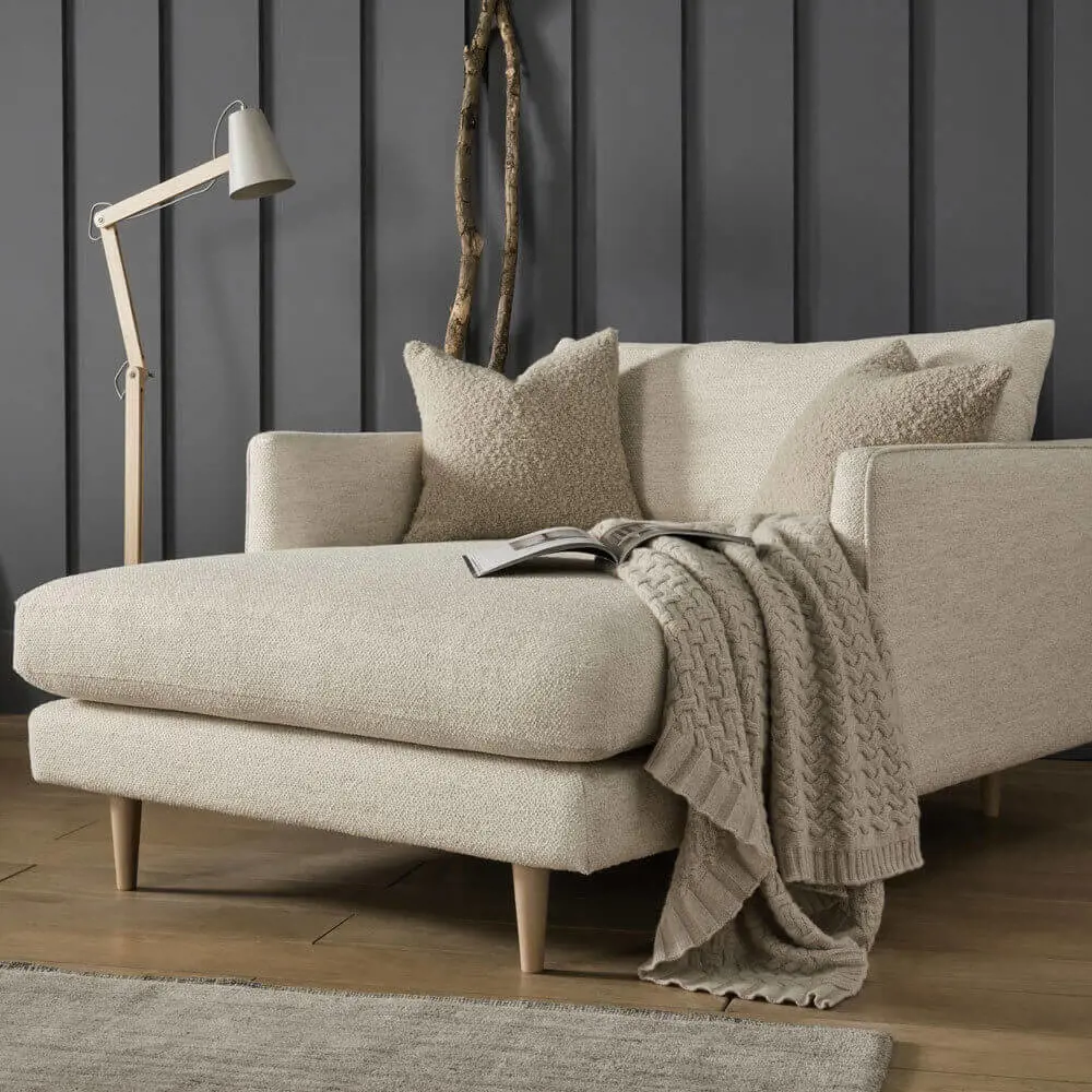 Cecilia Snuggler Chaise